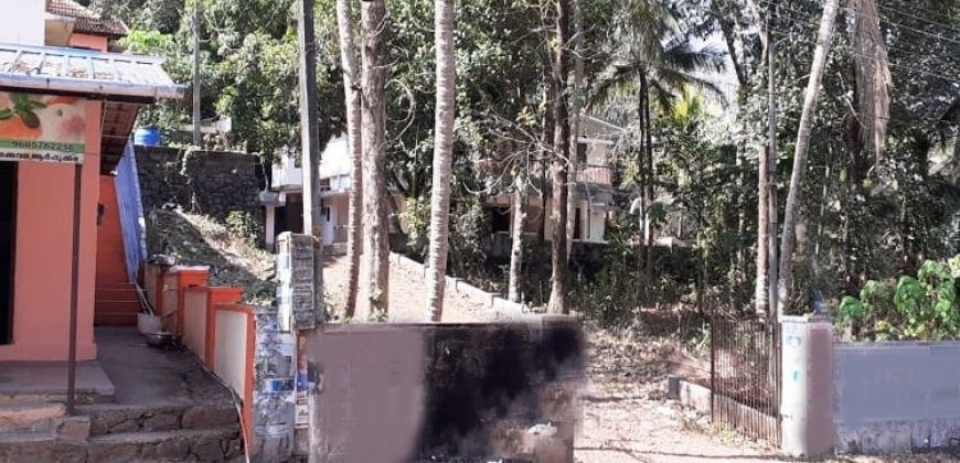 4BHK,3500 SqFt House in 44 Cents for Sale at Gandhinagar,Kottayam