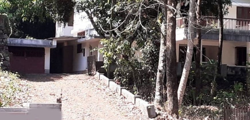 4BHK,3500 SqFt House in 44 Cents for Sale at Gandhinagar,Kottayam