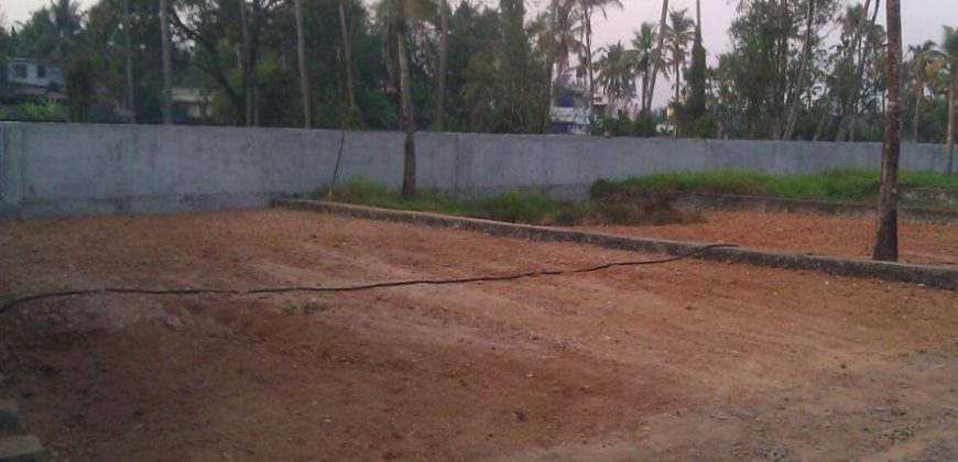 Residential Plot 8.5 cents to 10 cents (Puraiydom in BTR) with Building Permit in Gated Compound